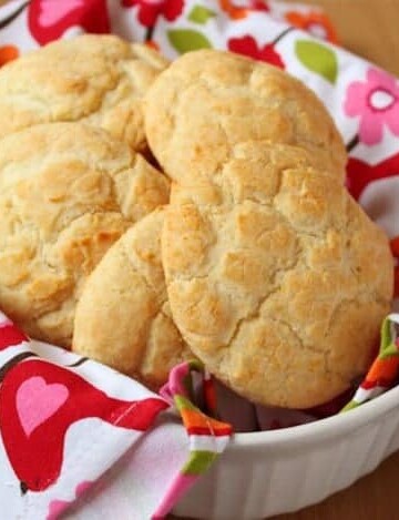 Gluten-Free Buttermilk Drop Biscuits in a linen-lined bowl.