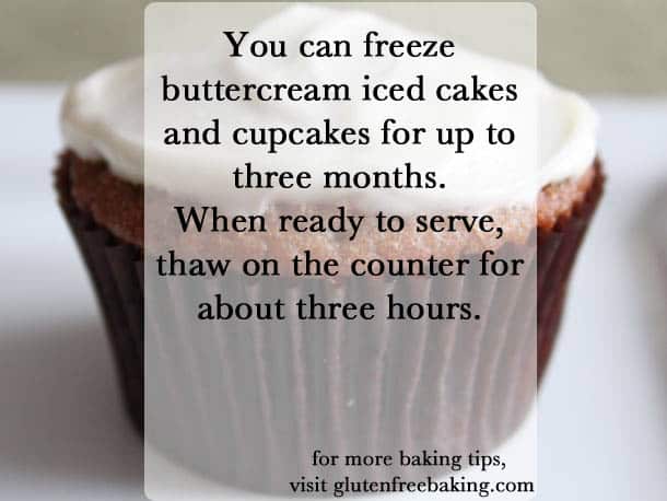 Steps for freezing frosted cakes and cupcakes.